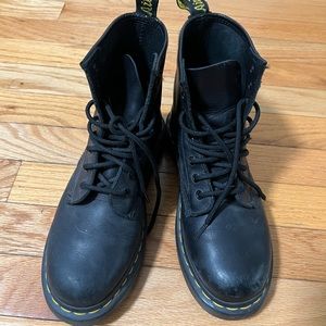 Black/Leather Doc Martens Size 5 in Women